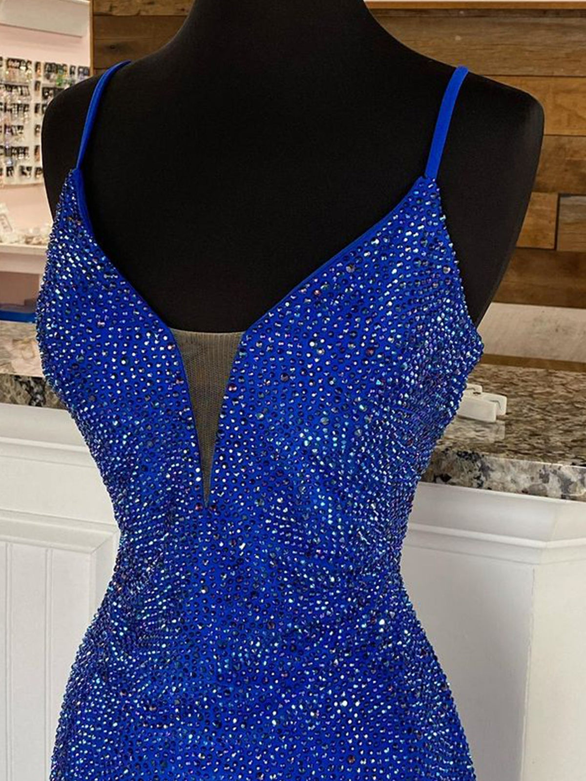 Meerjungfrau-Ballkleid aus Jersey mit V-Ausschnitt und Schlitz