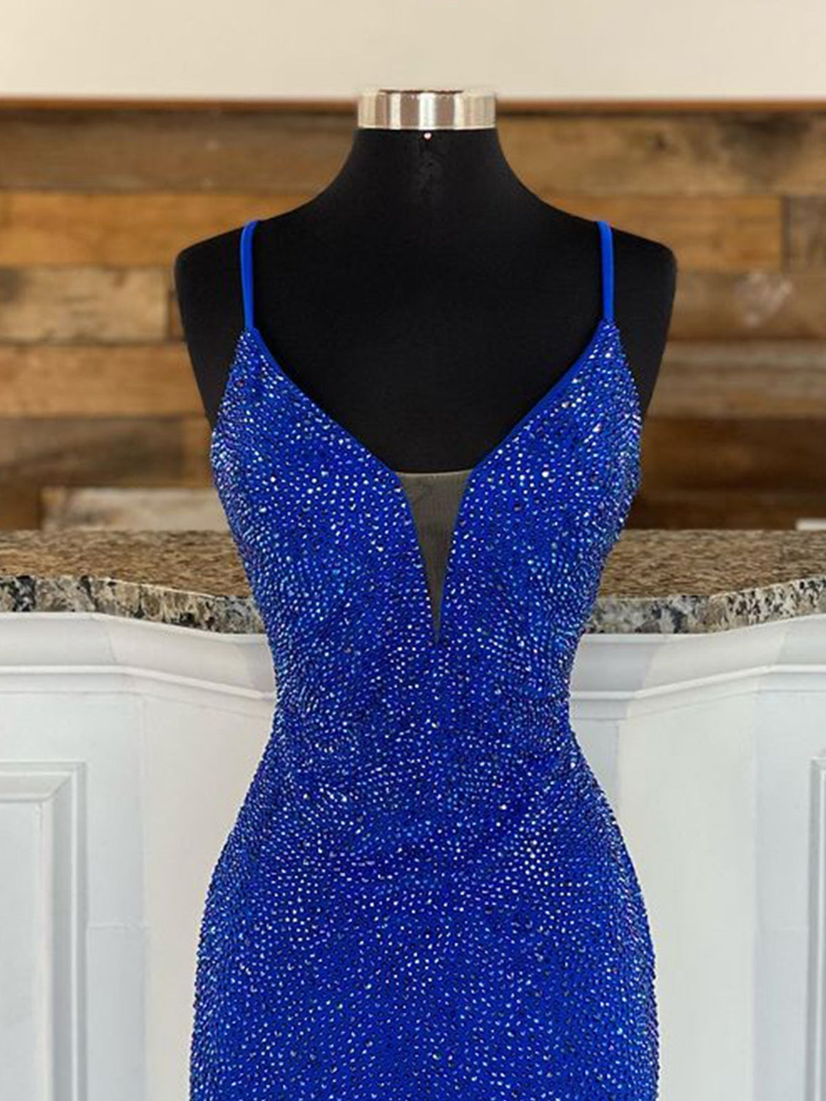 Meerjungfrau-Ballkleid aus Jersey mit V-Ausschnitt und Schlitz