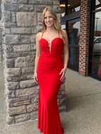 Rotes, herzförmiges, rückenfreies, langes Meerjungfrau-Ballkleid mit Cut-outs