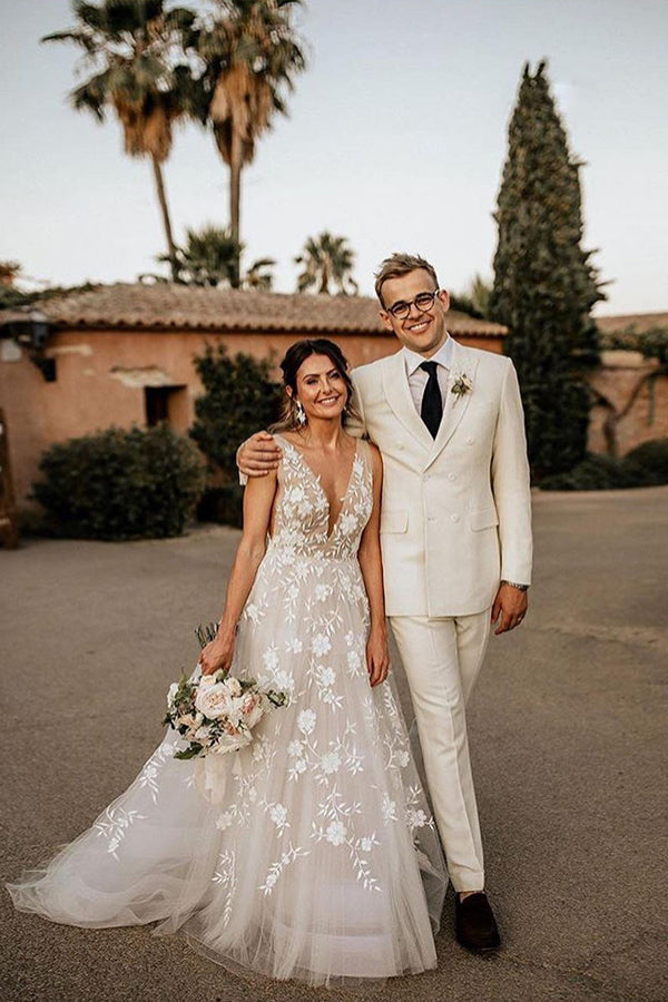 Sexy A Line Boho Straps V Neck Wedding Dress With Appliques