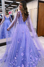 A-Linien-Ballkleid aus floraler Spitze mit Cape-Ärmeln 