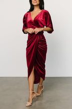 Vestido de noite sexy com saia irregular e decote em V