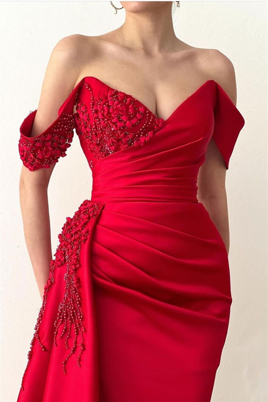Abito da sera rosso incantevole a sirena con dettagli perline e stile spalle scoperte civettuolo