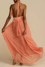 Femminilità ed Eleganza Abito Midi in Tulle con Scollo a Trapezio e Schiena Nuda