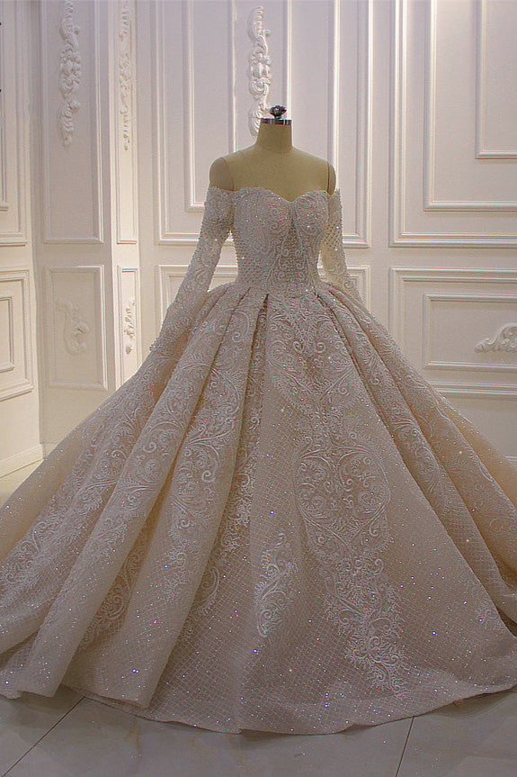 Stunning Ball Gown Wedding Dress With Off The Shoulder Sleeves And Lace Applique