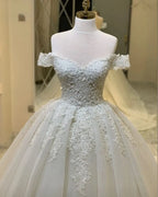 Chic Off Shoulder Ruffles A Line Sweetheart Wedding Dress With Appliques Lace
