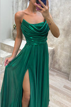 Robe longue satinée à col châle bretelle tombante drapée plissée fendue pour les années dorées