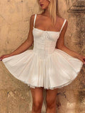 Minikleid aus Spitze mit A-Saum 