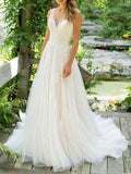 Lace Sleeveless Tulle Beach Wedding Dress For Elegant Beach Brides