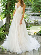 Lace Sleeveless Tulle Beach Wedding Dress For Elegant Beach Brides