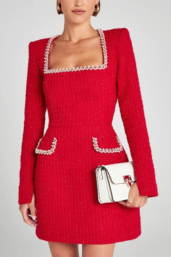 Vestido Mini com Tecido Tweed Feminino e Glamoroso, Aplicações de Pérolas, Manga com Fenda Longa e Bolsos
