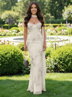 Vestido de baile longo bordado floral com espartilho sereia com alças finas