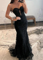 Terry | Vestidos largos de gala sirena con apliques de encaje negro en forma de corazón