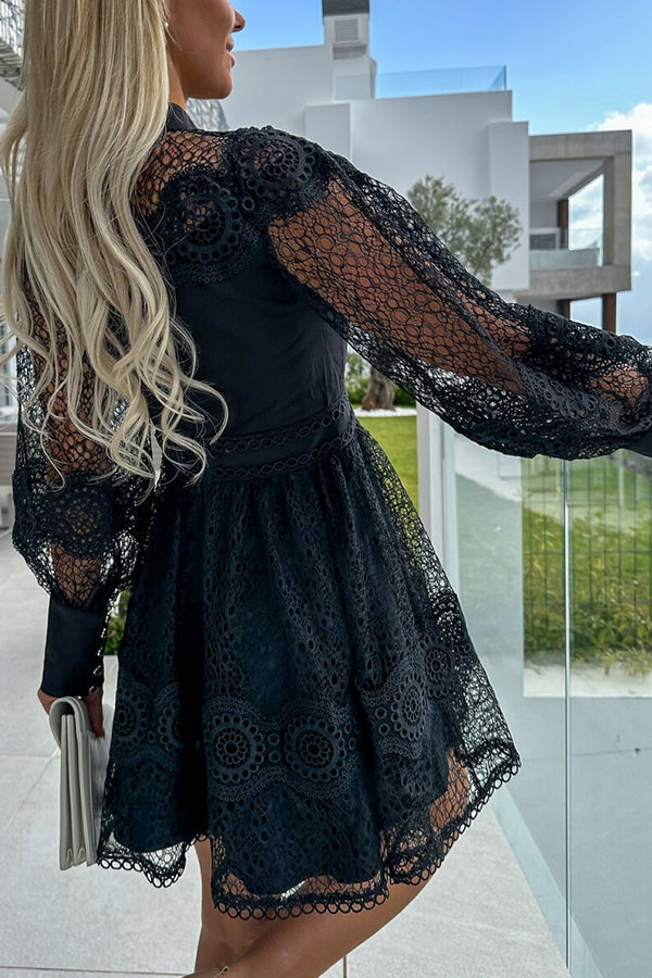 Peak Party Vibes – Formelles Minikleid mit Häkelspitze und Laternenärmeln 