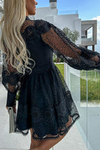 Peak Party Vibes – Formelles Minikleid mit Häkelspitze und Laternenärmeln 