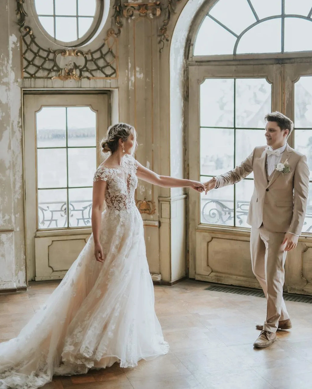 Chic Boho A Line Tulle Long Wedding Dress With Lace Appliques