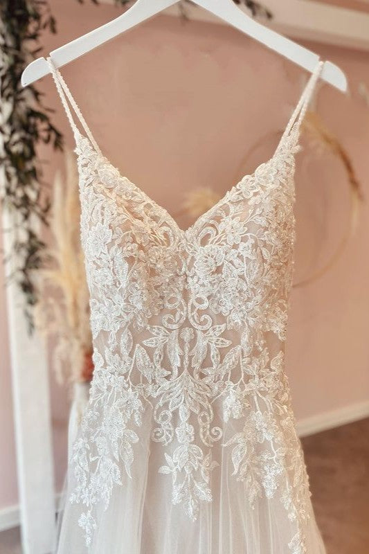 Sweetheart Tulle A Line Wedding Dress With Spaghetti Straps And Applique Lace