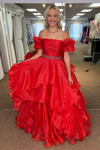 Roycebridal Giovanna | Abito lungo da sera rosso in tulle con strati e perline, scollo a barca