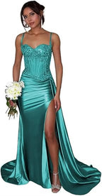 Vestido de fiesta sirena satinado verde salvia | Vestido de noche con corsé de encaje y cuentas, con abertura