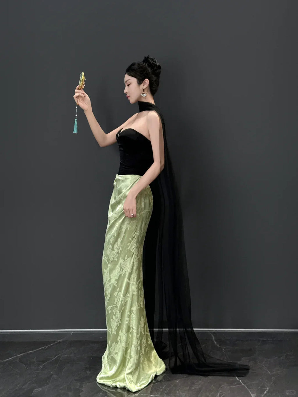 Vestido de Festa Longo Vintage em Cetim, Sem Alças, Estilo Sereia Y8593