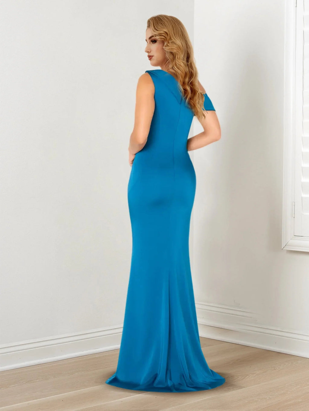 Robe de mariée trompette/sirène à une épaule sans manches avec châle
