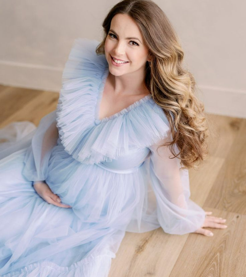 Robe bleu clair en tulle pour la future maman