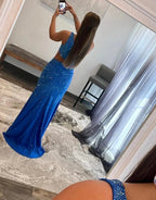 Toni | Vestido de fiesta azul real con un solo hombro y abertura