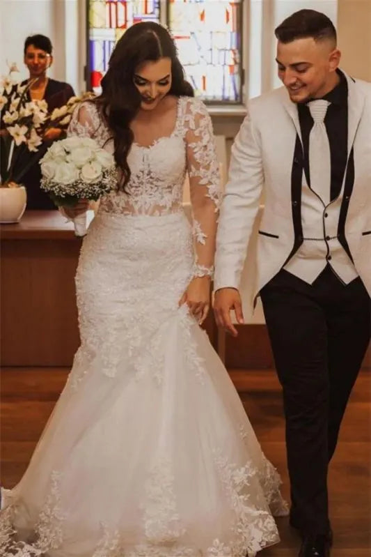 Long Sleeve Mermaid Lace Wedding Dress With Sweetheart Neckline