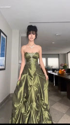 Vestido longo verde de cetim sem alças com contas, vestido formal para baile e aniversário, vestido de baile Y7533