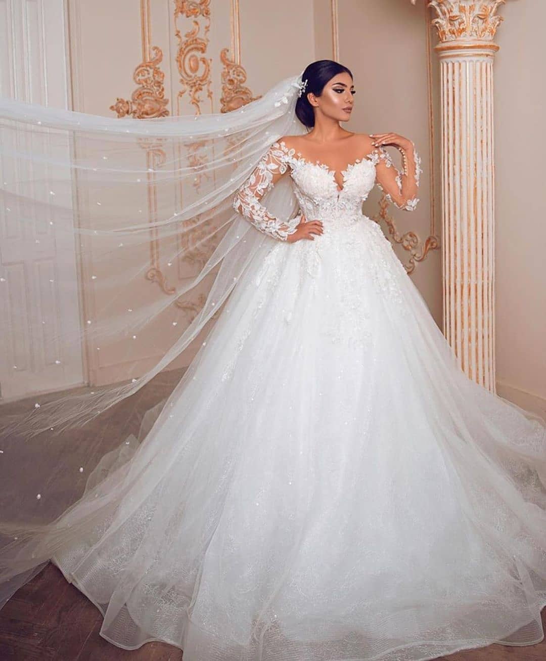 Elegant Long Sleeves Princess Tulle Wedding Dress With Lace