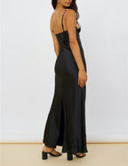 Magnetic Forces Maxikleid mit Blumenstickerei in Schwarz 