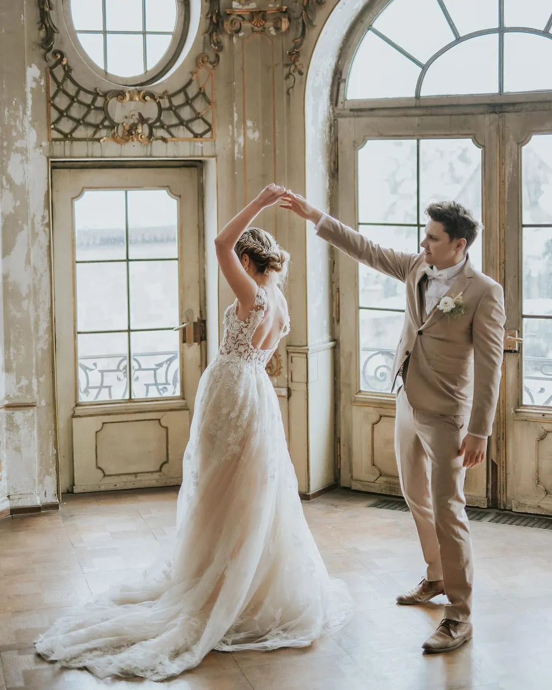 Chic Boho A Line Tulle Long Wedding Dress With Lace Appliques