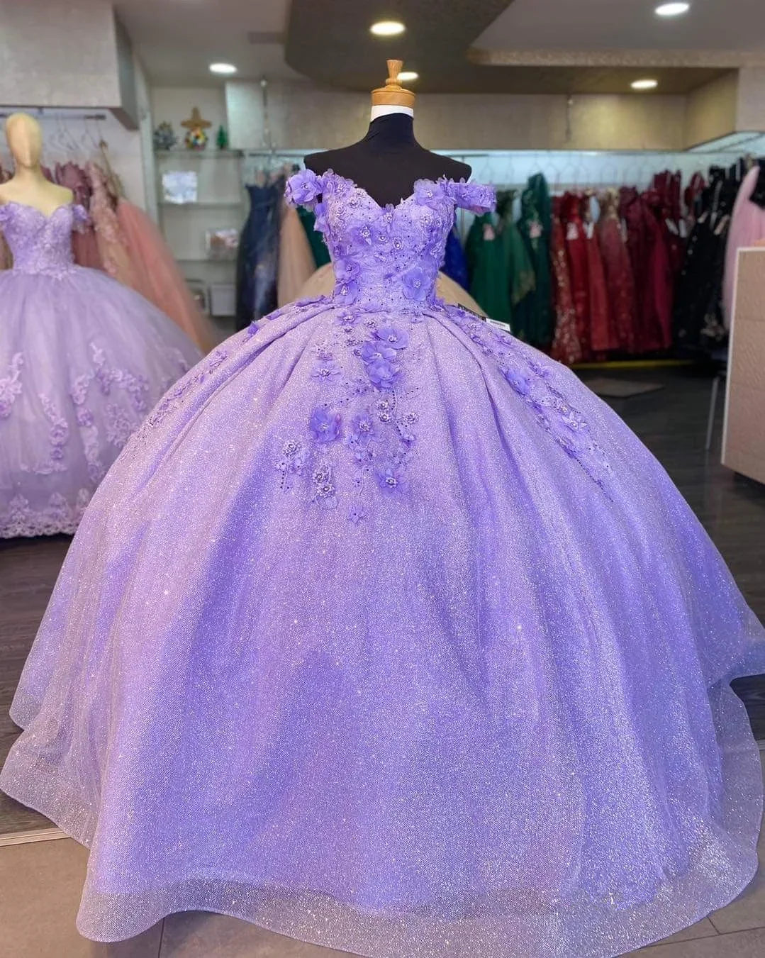 Vestido de Baile Brilhante com Ombros Descobertos e Flores 3D Vestido Doce 16 Y4351