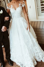 Glamorous Beading Appliques Jewel Wedding Dress With Tulle