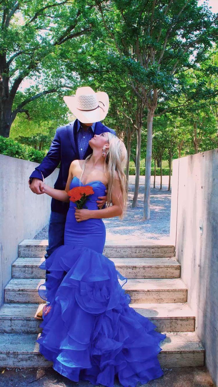 Robe de bal longue sirène en tulle satin bleu royal avec bas