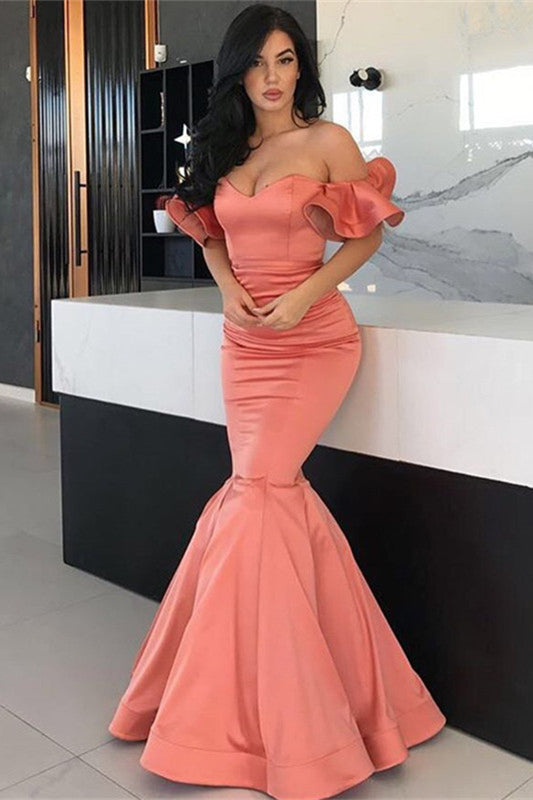 Abiti da sera lunghi mermaid in raso con spalle scoperte mozzafiato
