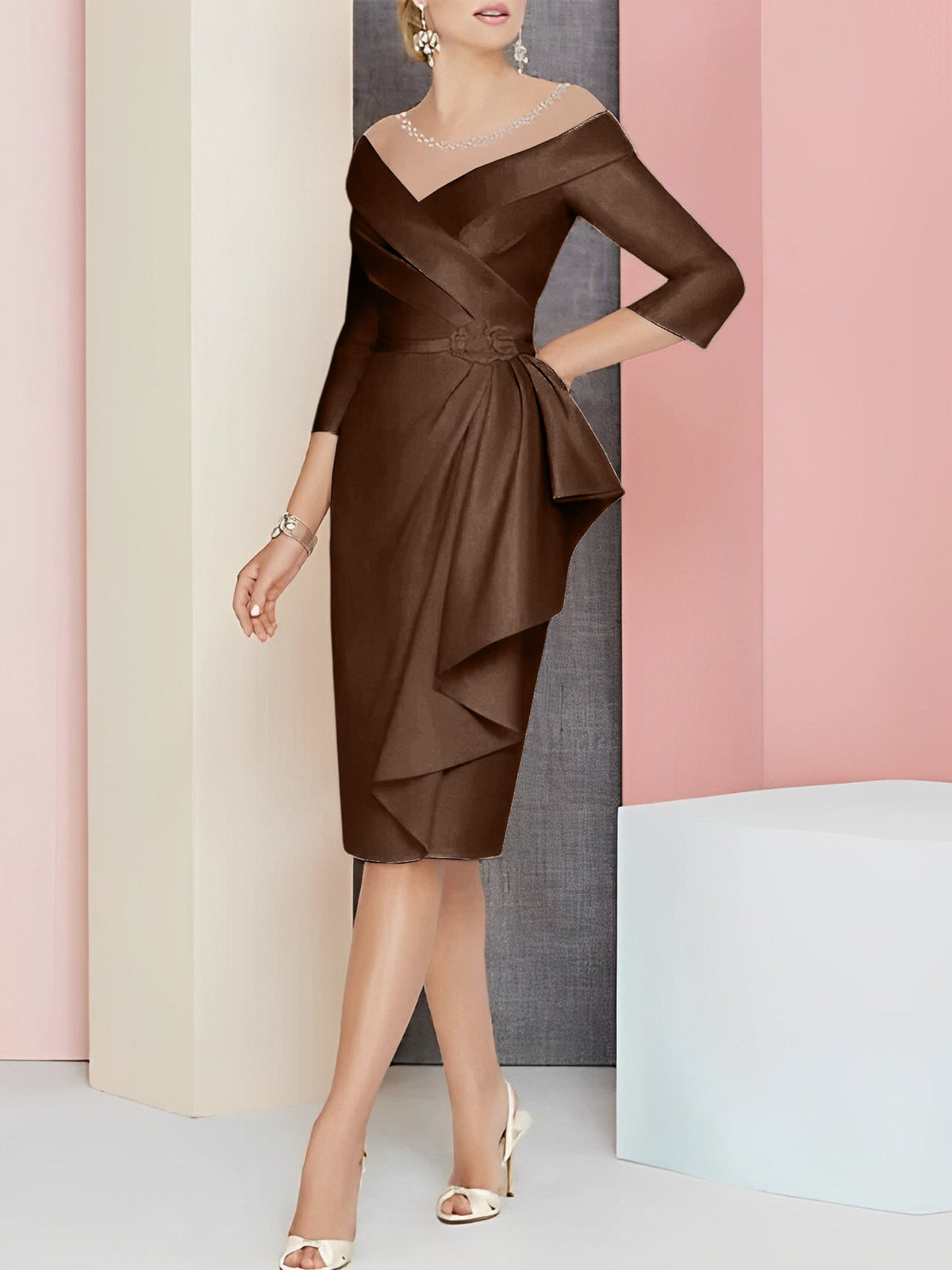Vestido bainha com decote em V até ao joelho para mãe da noiva