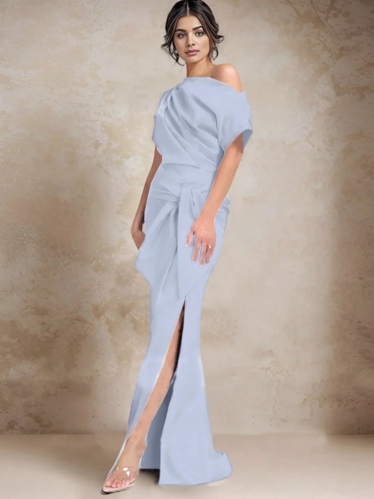Vestidos de madrina con escote de un solo hombro estilo trompeta/sirena y abertura lateral