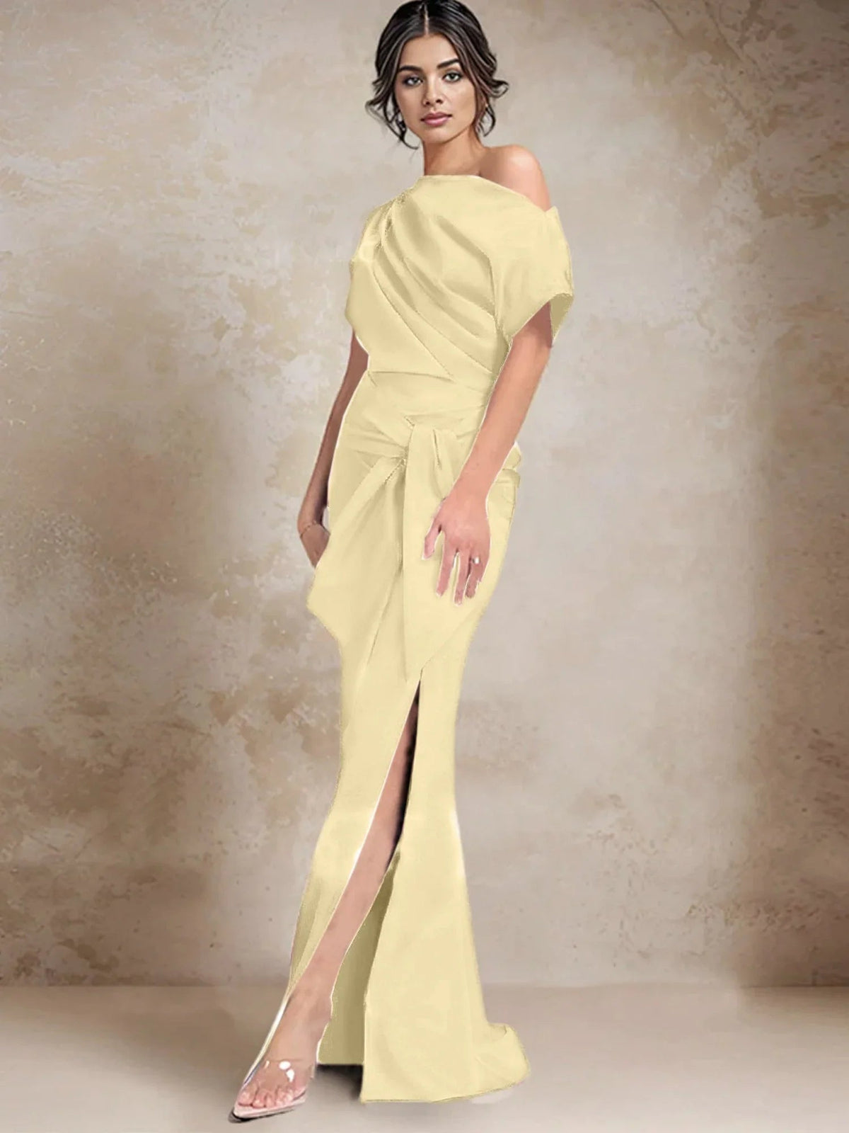 Vestidos de madrina con escote de un solo hombro estilo trompeta/sirena y abertura lateral