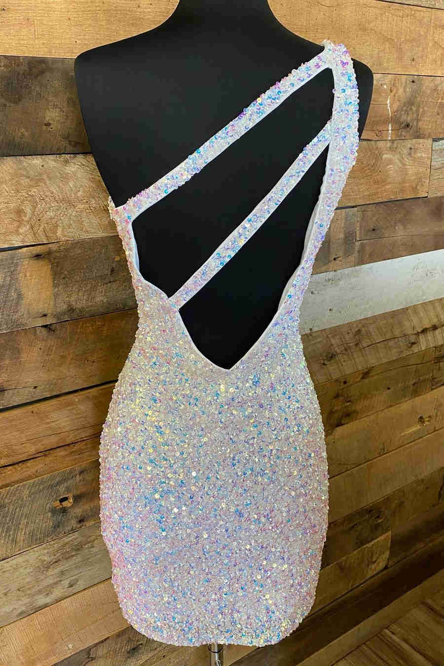 Abito corto aderente monospalla scintillante con paillettes e apertura a goccia per festa di ritorno a casa