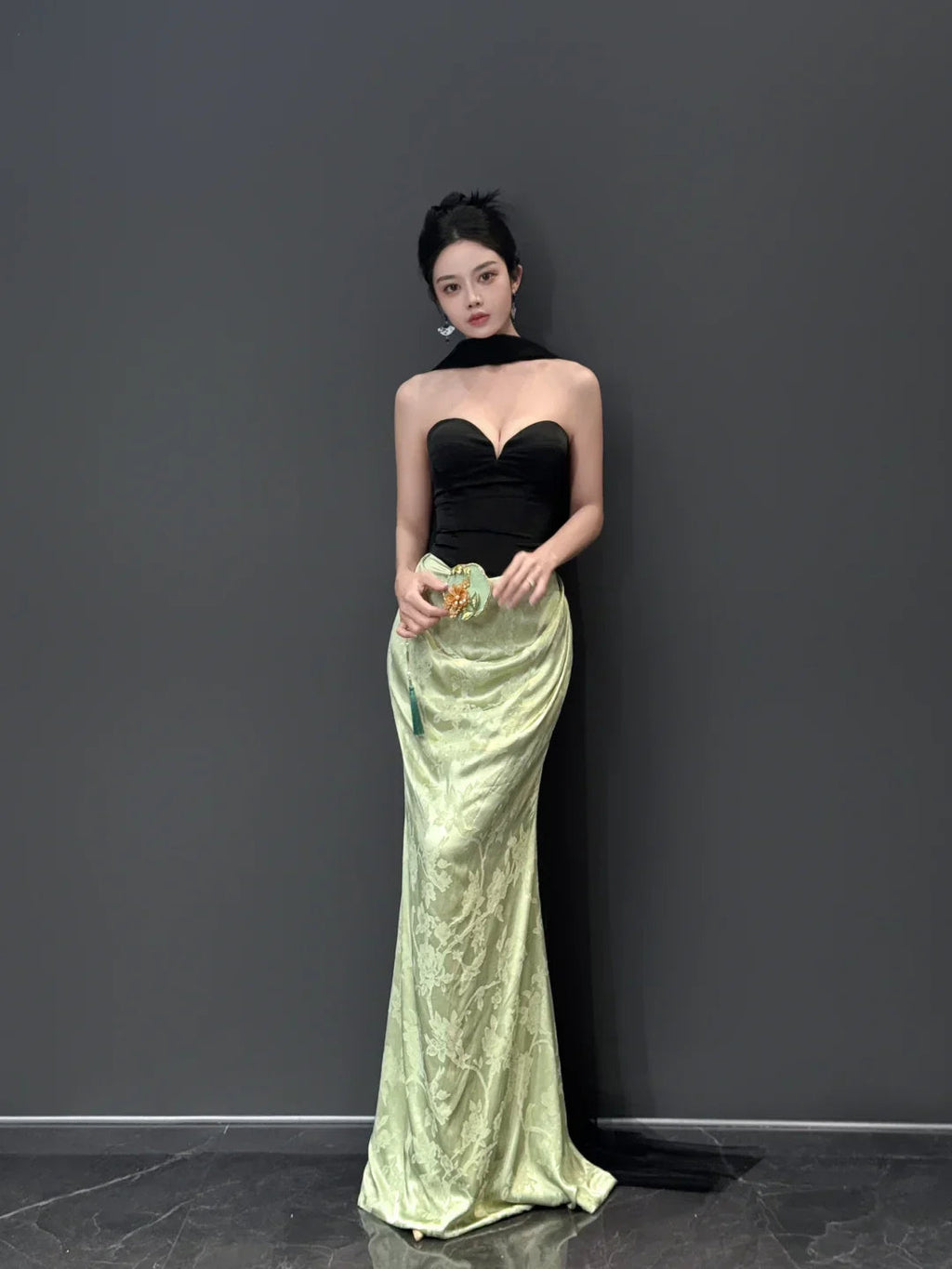 Vestido de Festa Longo Vintage em Cetim, Sem Alças, Estilo Sereia Y8593