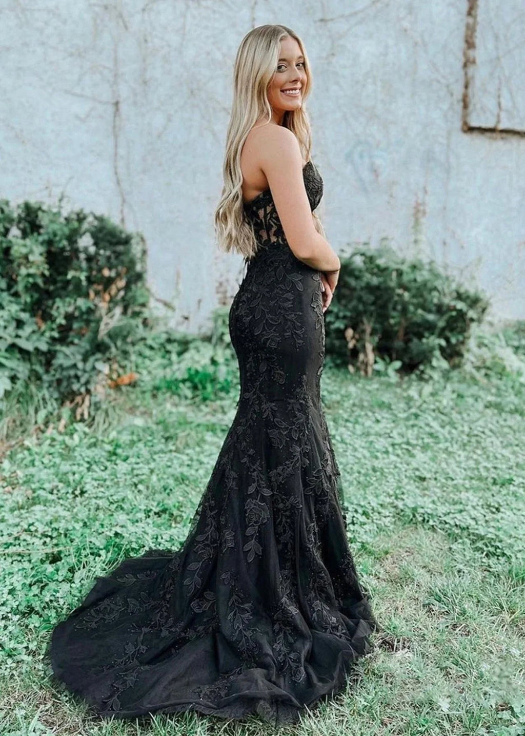 Evie | Vestido largo de fiesta con escote en forma de corazón de sirena y encaje con apliques