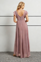 Vestido Midi Assimétrico em Chiffon Rosa Empoeirado com Decote Barco, Mangas Fluídas e Costas em V