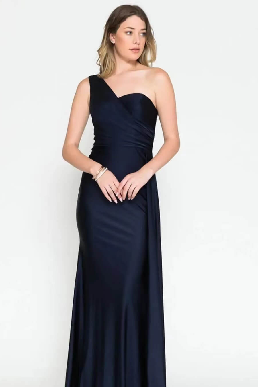 Abito da sera lungo elegante a sirena con una spalla sola e balze