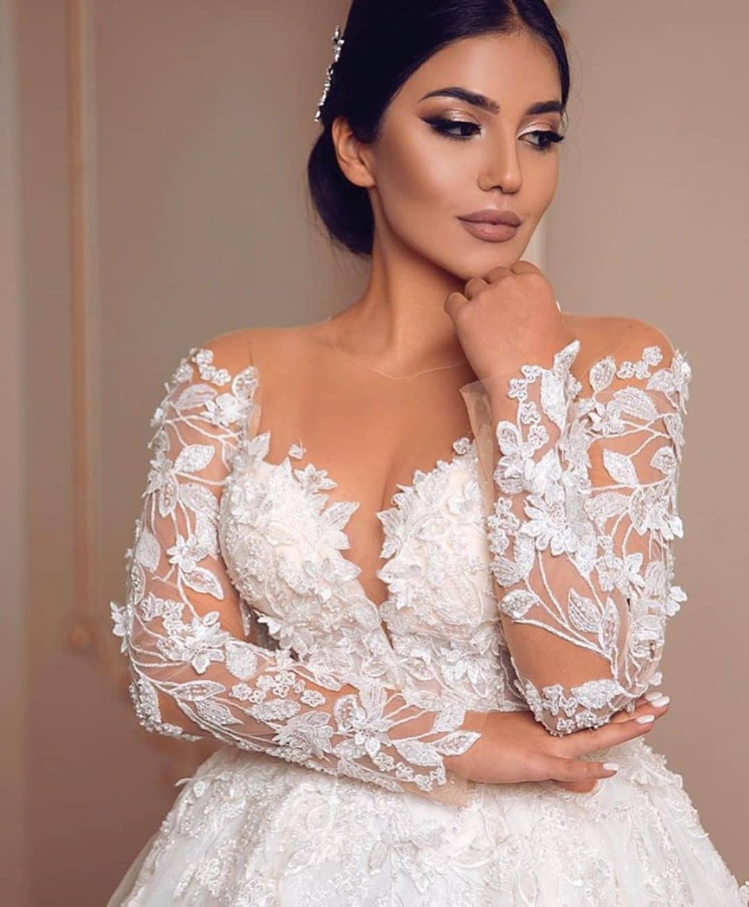 Elegant Long Sleeves Princess Tulle Wedding Dress With Lace