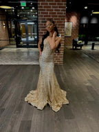 Vestido de Noite Dourado Estilo Sereia com Corpete Bordado Princess Y5887