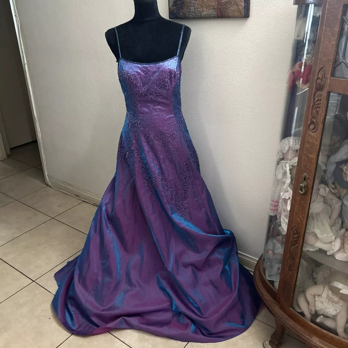 Deslumbrante Vestido de Noite Roxo com Contas, Corte em A, Alças Finas, Vestido de Festa e Baile Y7955