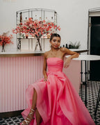 Abito da sera rosa chiaro a linea ad A senza spalline in organza