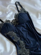 Vintage marineblaue Satin-Spitzenapplikationen Meerjungfrau-Abendkleid Ballkleid Y8497