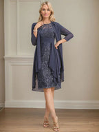Etui/Säulenförmiges Kleid mit Illusion, knielang, aus Spitze und Chiffon, Brautmutterkleid mit herabfließenden Rüschen und Pailletten